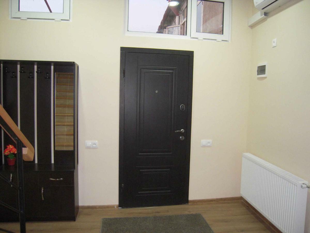 Full House Appartement Tbilisi Buitenkant foto